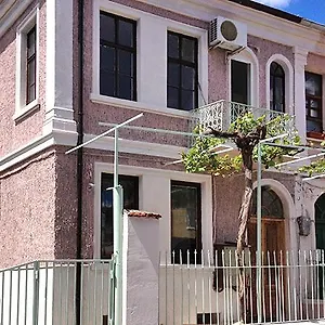 Old House Хостел